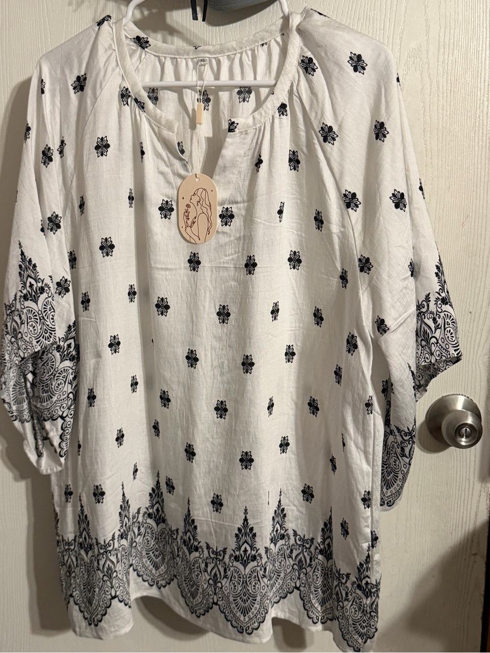 NWT Women’s White & Black Boho Floral Print Tunic Blouse XL